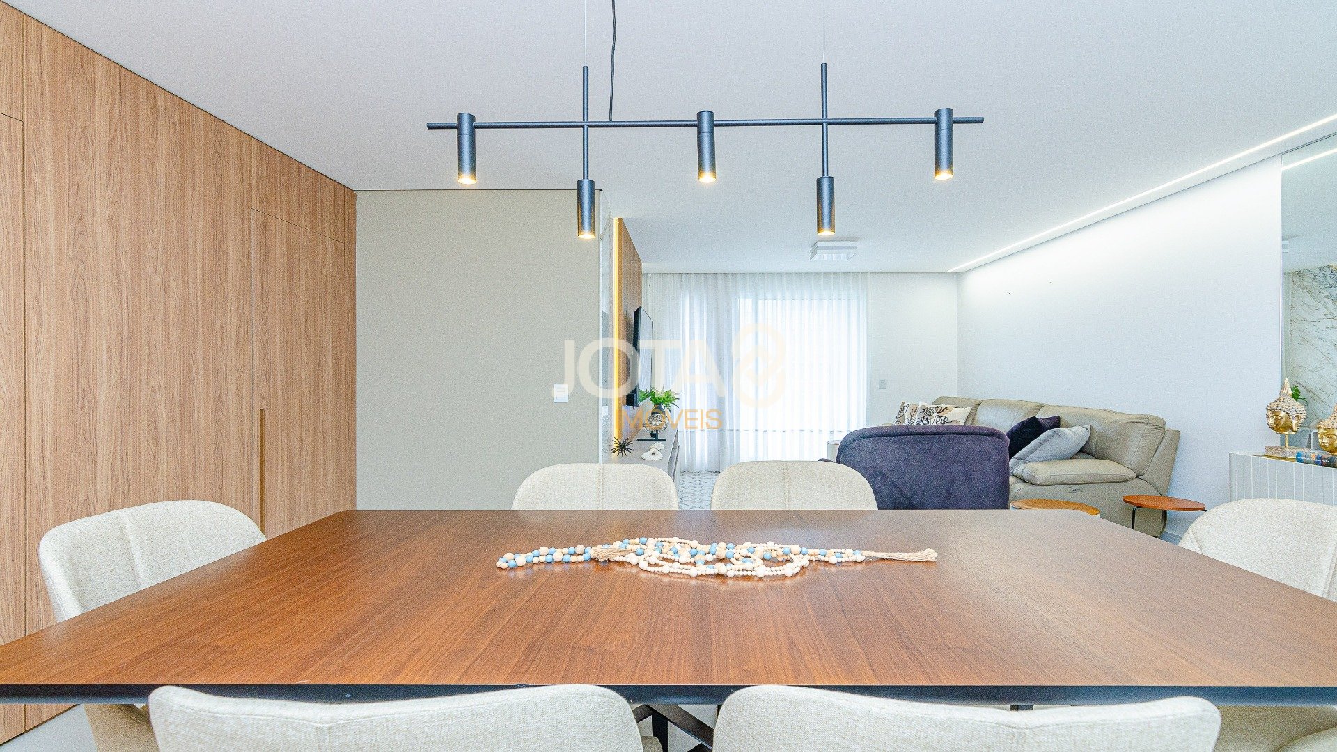APARTAMENTO  3 QUARTOS, NO BATEL,  SEMI MOBILIADO
