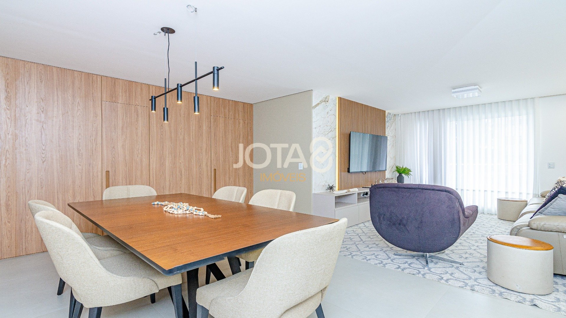 APARTAMENTO  3 QUARTOS, NO BATEL,  SEMI MOBILIADO