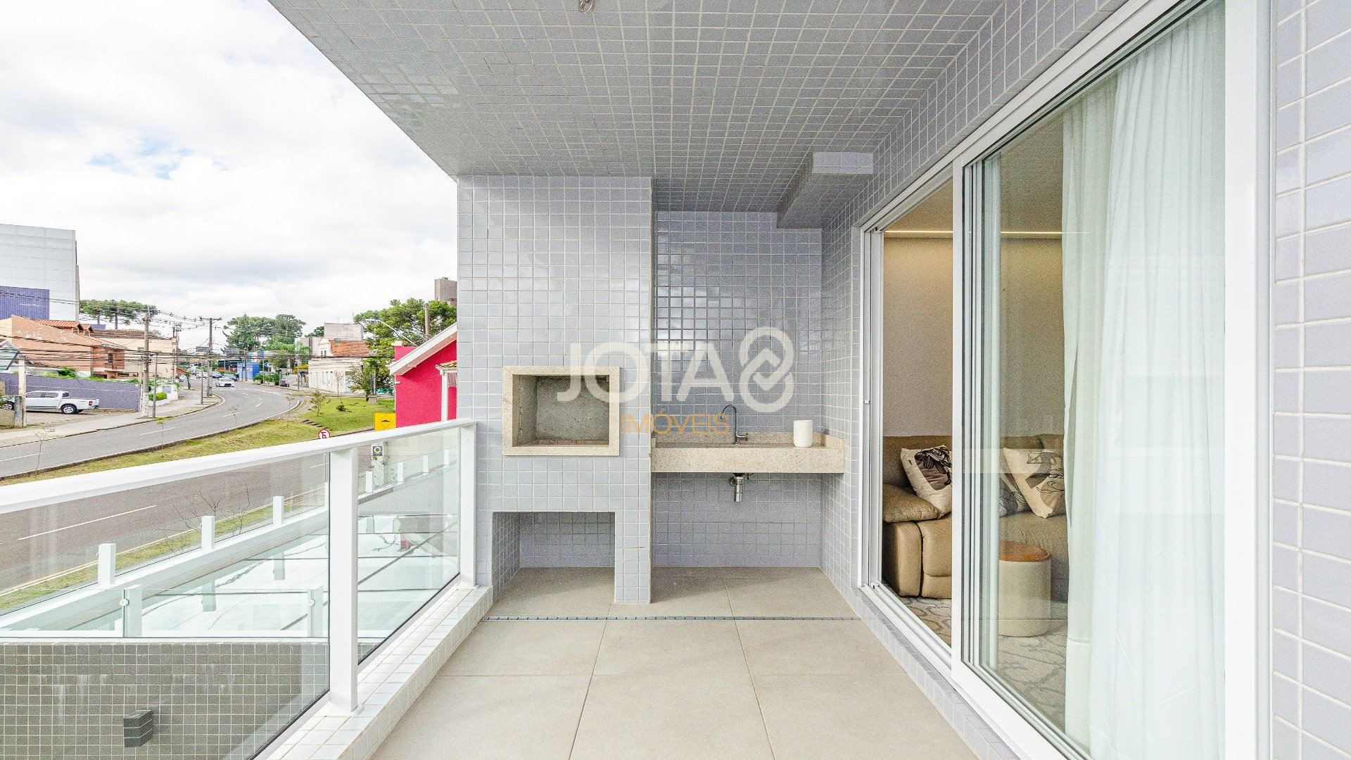 APARTAMENTO  3 QUARTOS, NO BATEL,  SEMI MOBILIADO