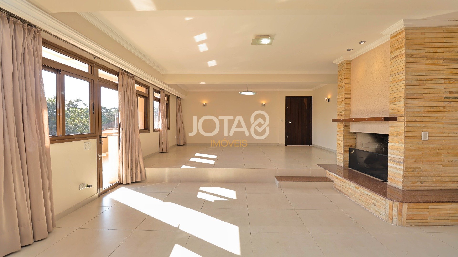 Foto de destaque Linda casa dentro do parque barigui - j8