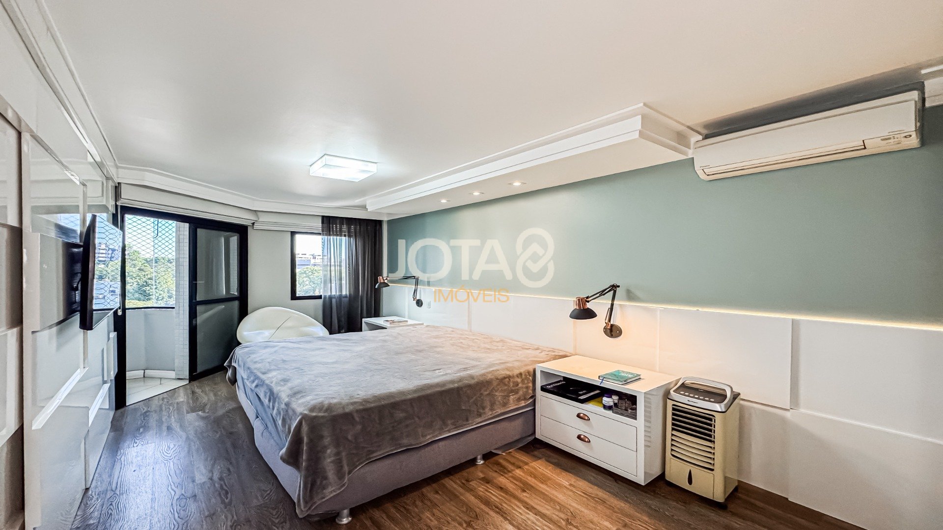 LINDO APARTAMENTO 3 QUARTOS 2 VAGAS AO LADO DO CLUBE CURITIBANO