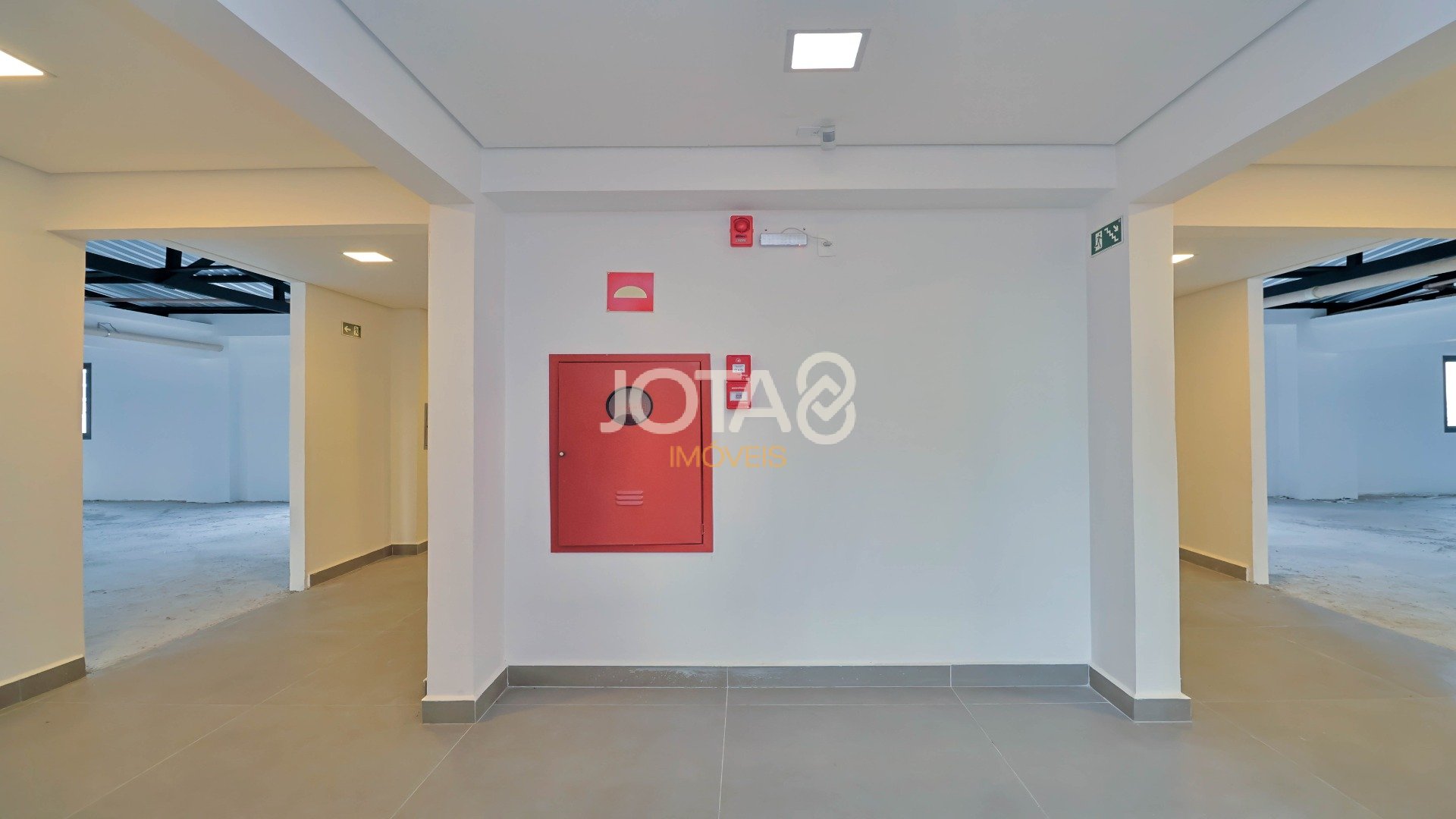 LAJE COMPLETAMENTE REFORMADA NO CENTRO