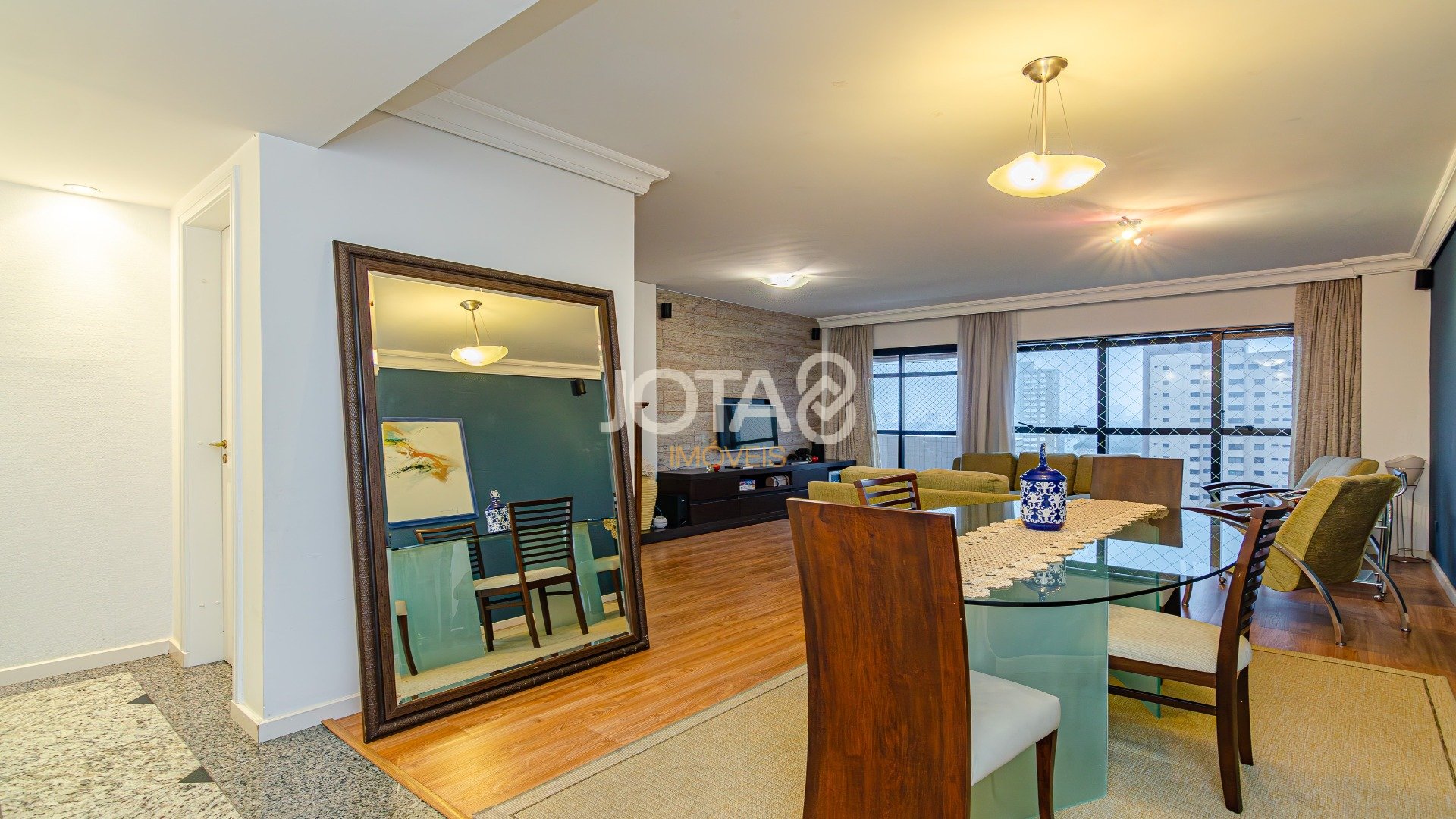APARTAMENTO COM 3 SUÍTES E 2 VAGAS NO ÁGUA VERDE