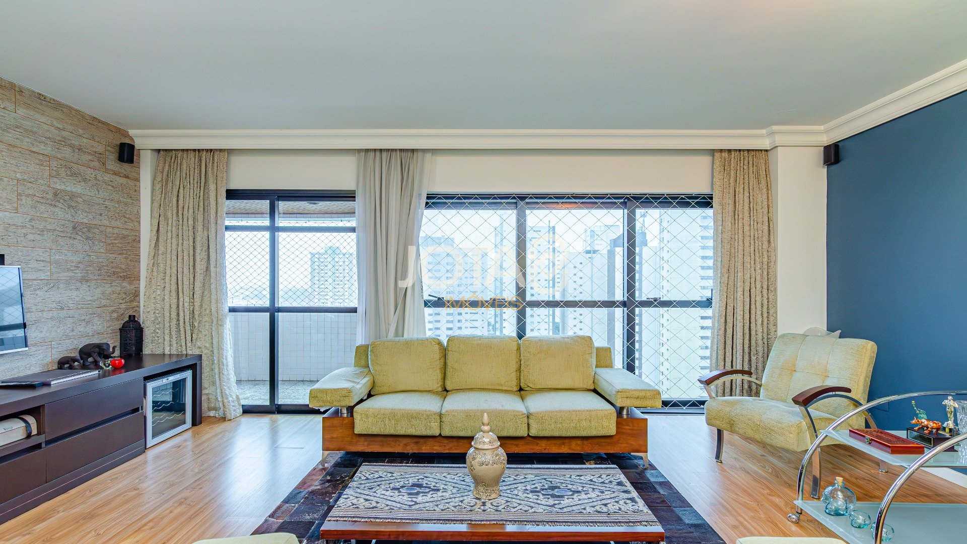 APARTAMENTO COM 3 SUÍTES E 2 VAGAS NO ÁGUA VERDE