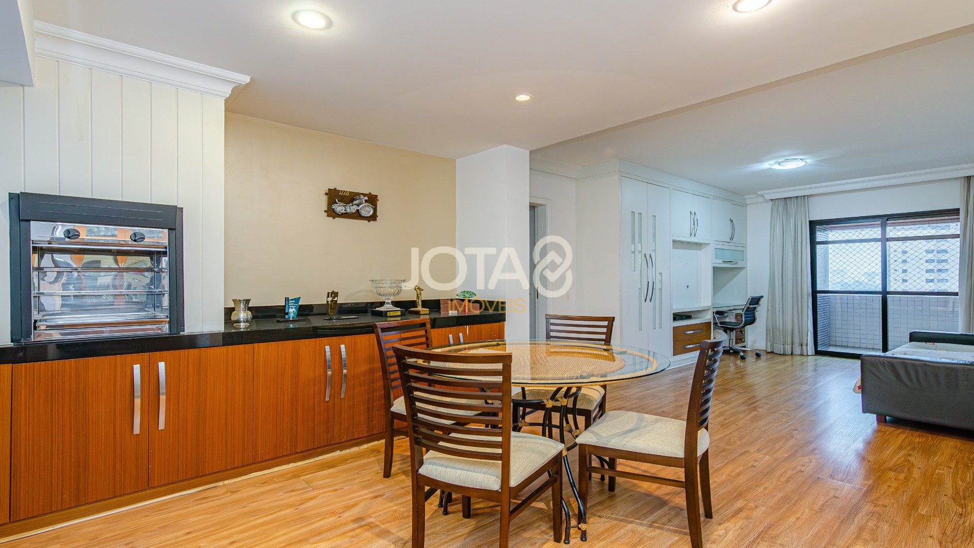 APARTAMENTO COM 3 SUÍTES E 2 VAGAS NO ÁGUA VERDE