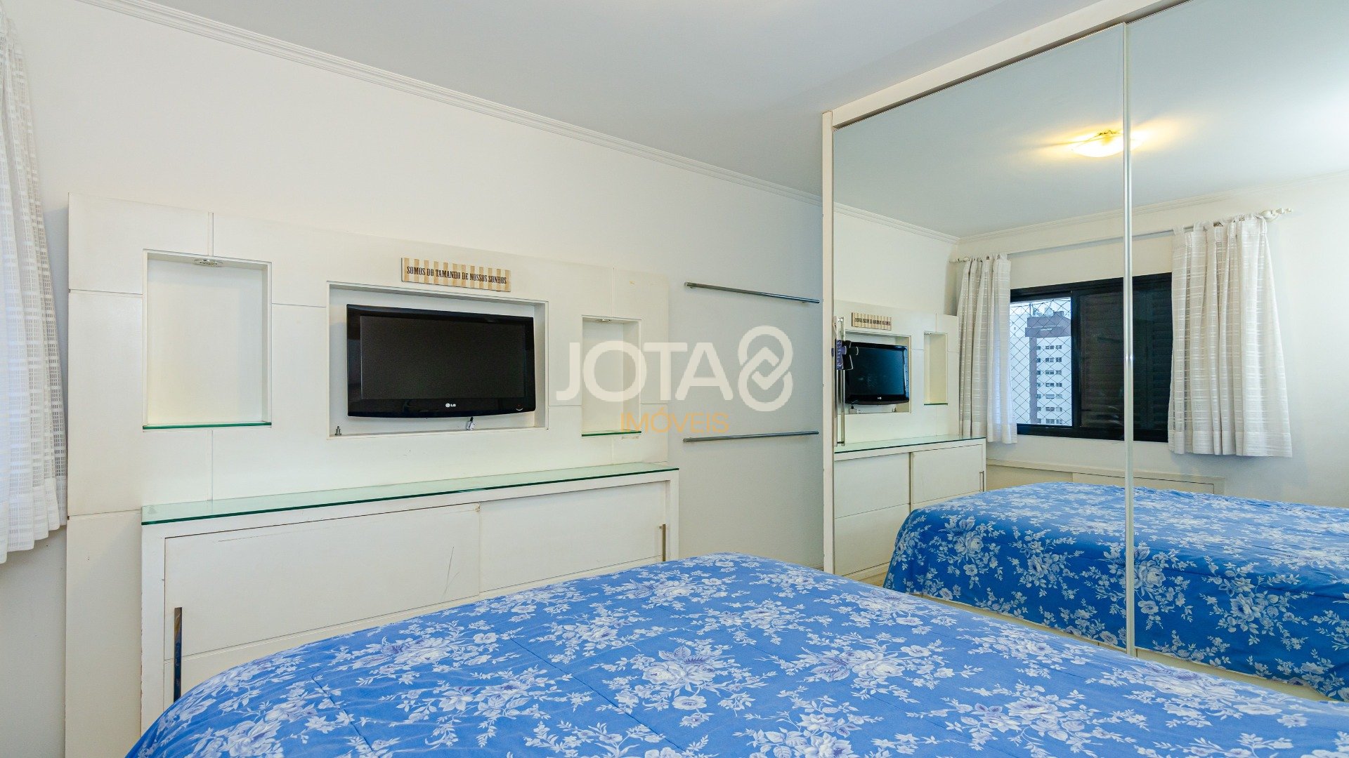 APARTAMENTO COM 3 SUÍTES E 2 VAGAS NO ÁGUA VERDE
