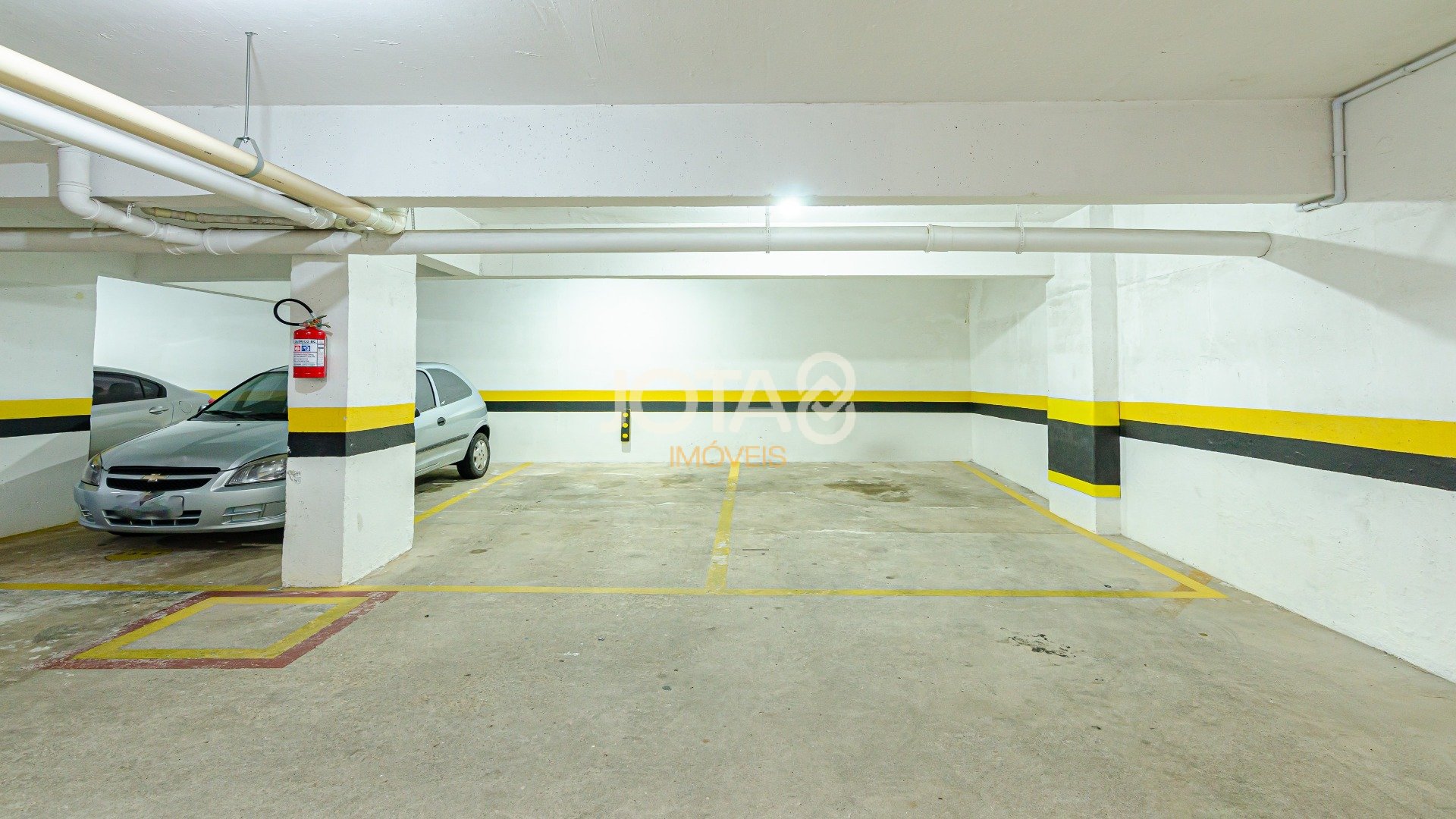 APARTAMENTO COM 3 SUÍTES E 2 VAGAS NO ÁGUA VERDE