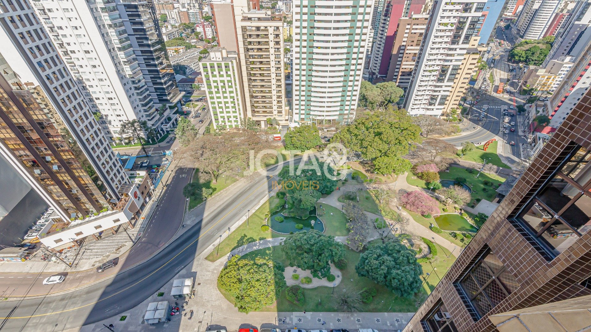 DUPLEX 4 QUARTOS COM LINDÍSSIMA VISTA DA PRAÇA DO JAPÃO