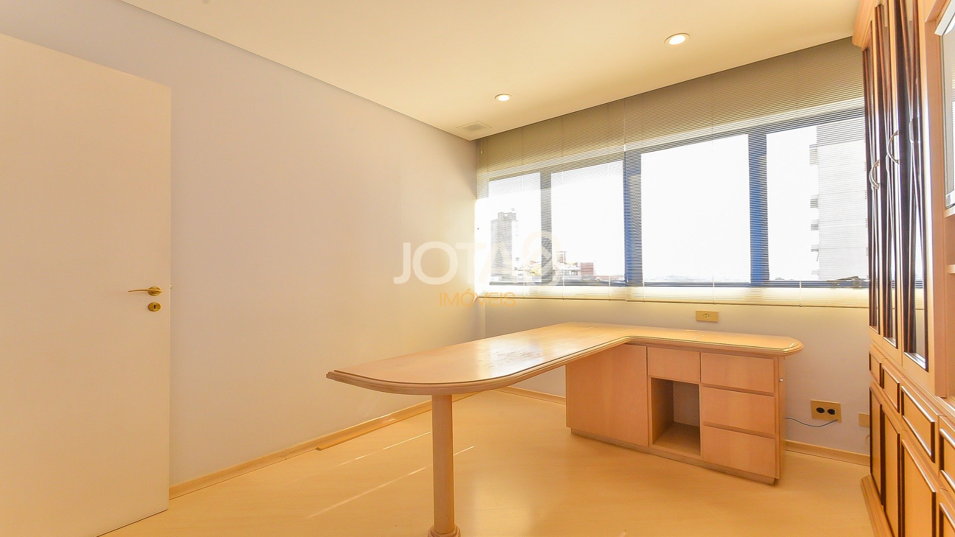 SALA COMERCIAL NO WEST CENTER, BIGORRILHO!