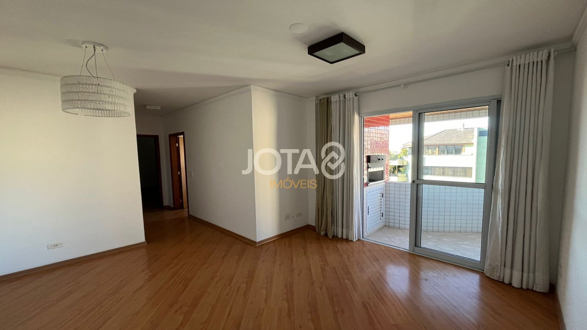 APARTAMENTO 2 QUARTOS NO MELHOR DO BATEL