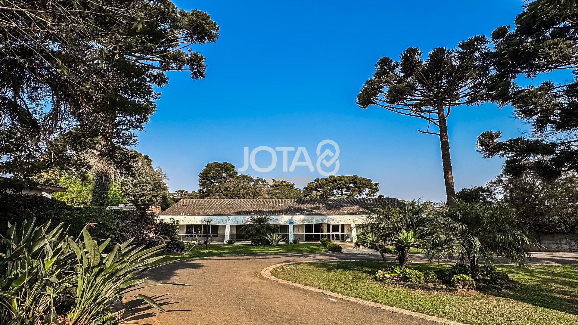 Foto de destaque Casa com amplo terreno no pilarzinho