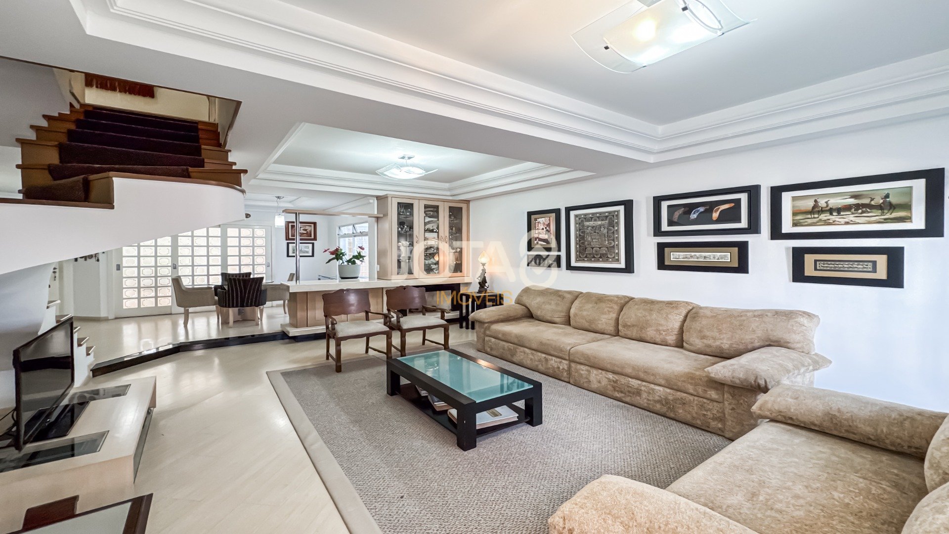 CASA COM 3 SUÍTES EM SANTA FELICIDADE