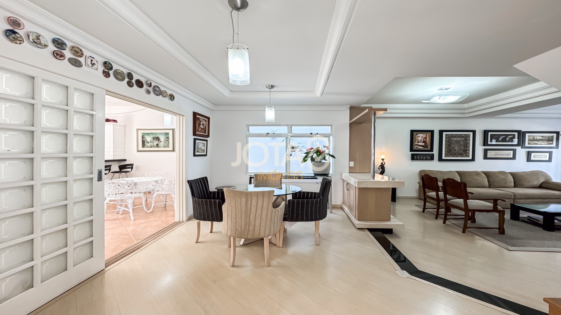 CASA COM 3 SUÍTES EM SANTA FELICIDADE