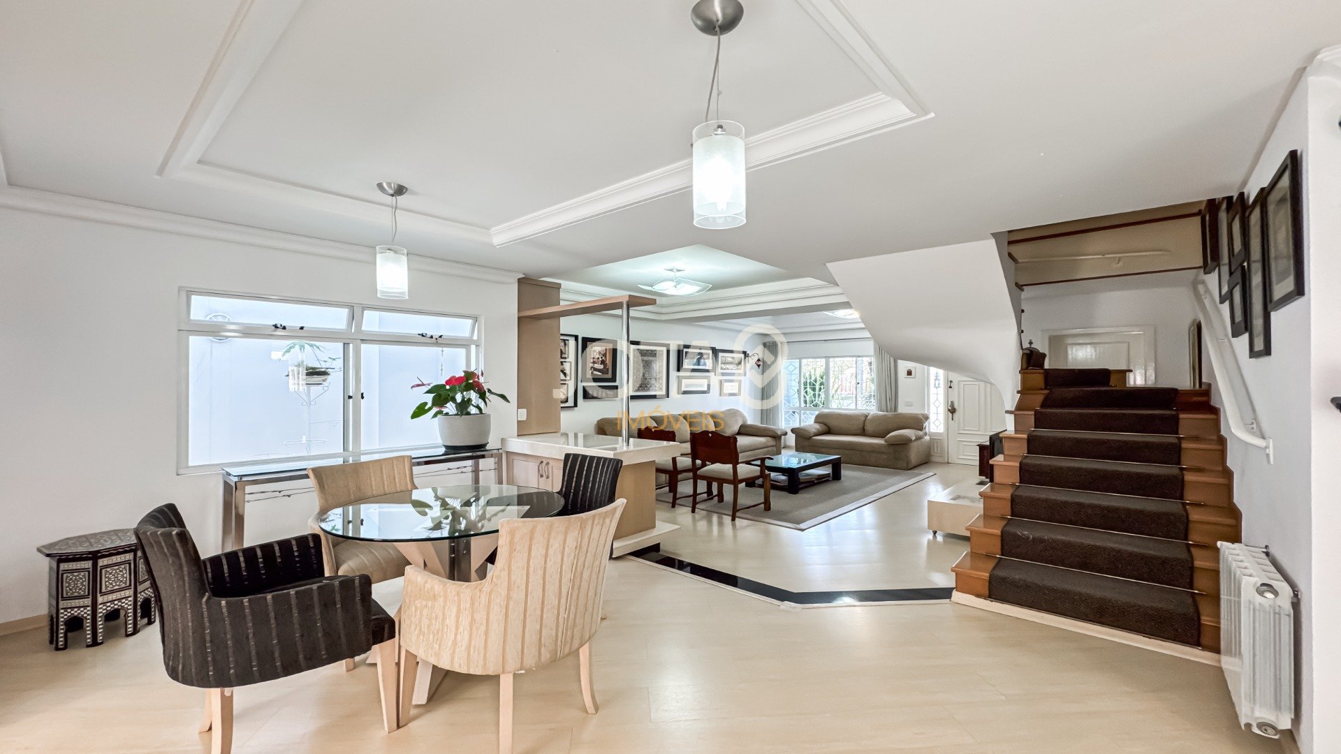 CASA COM 3 SUÍTES EM SANTA FELICIDADE