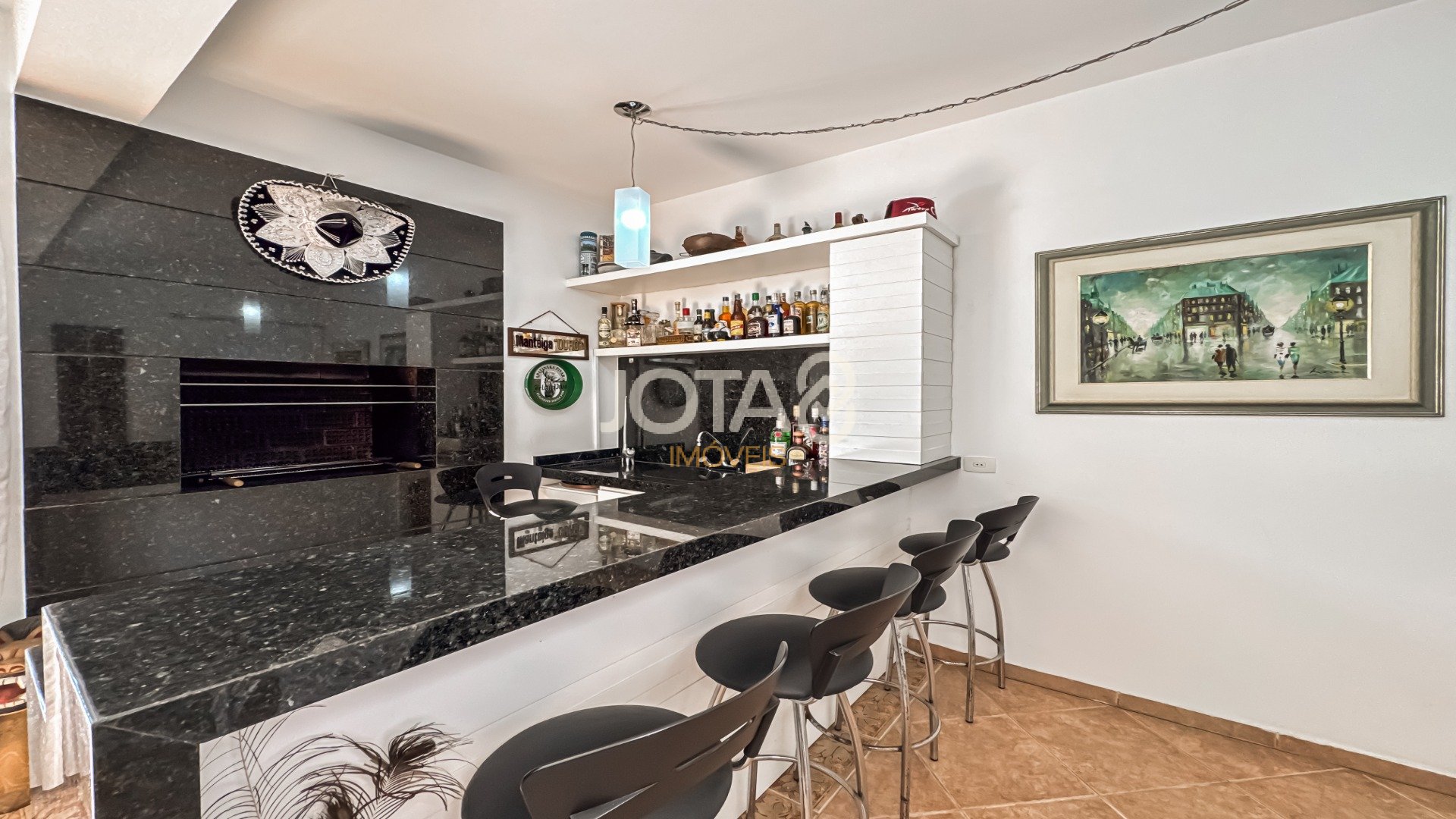 CASA COM 3 SUÍTES EM SANTA FELICIDADE