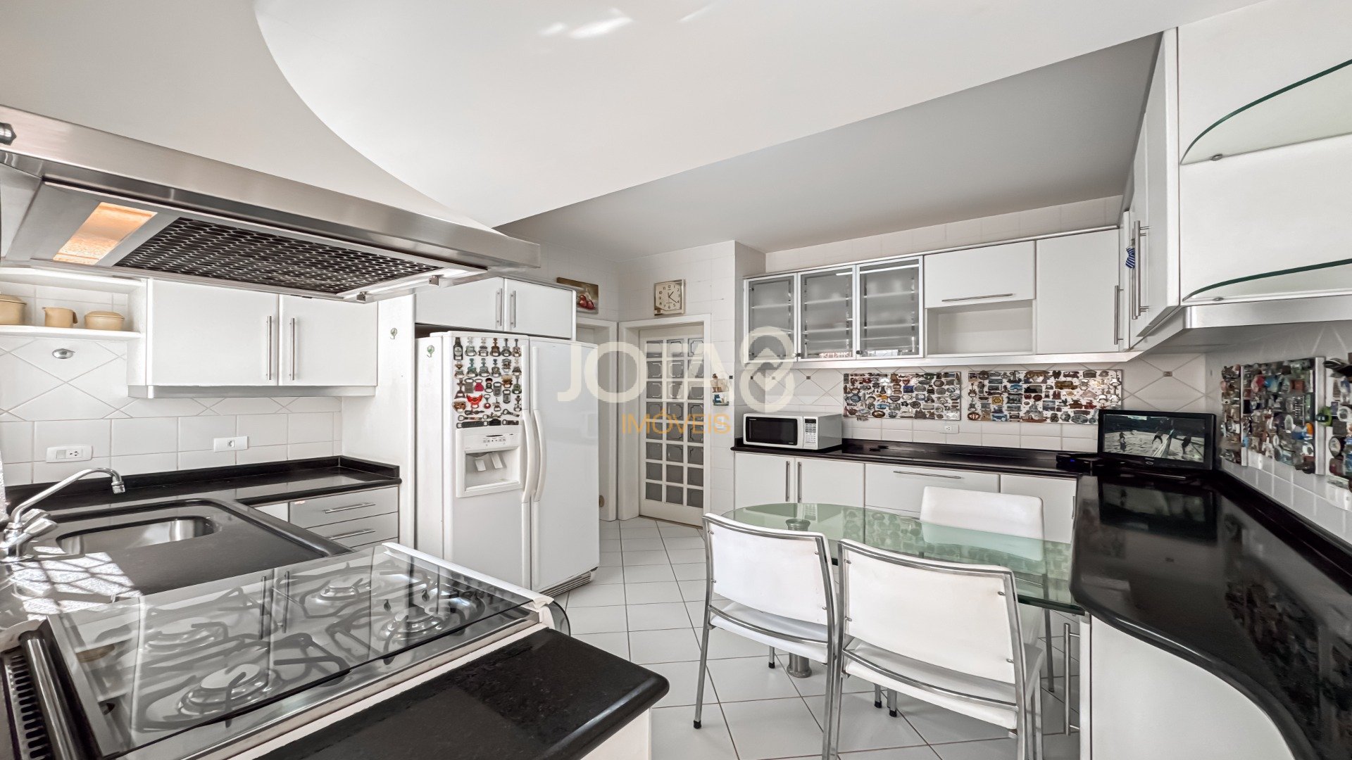 CASA COM 3 SUÍTES EM SANTA FELICIDADE
