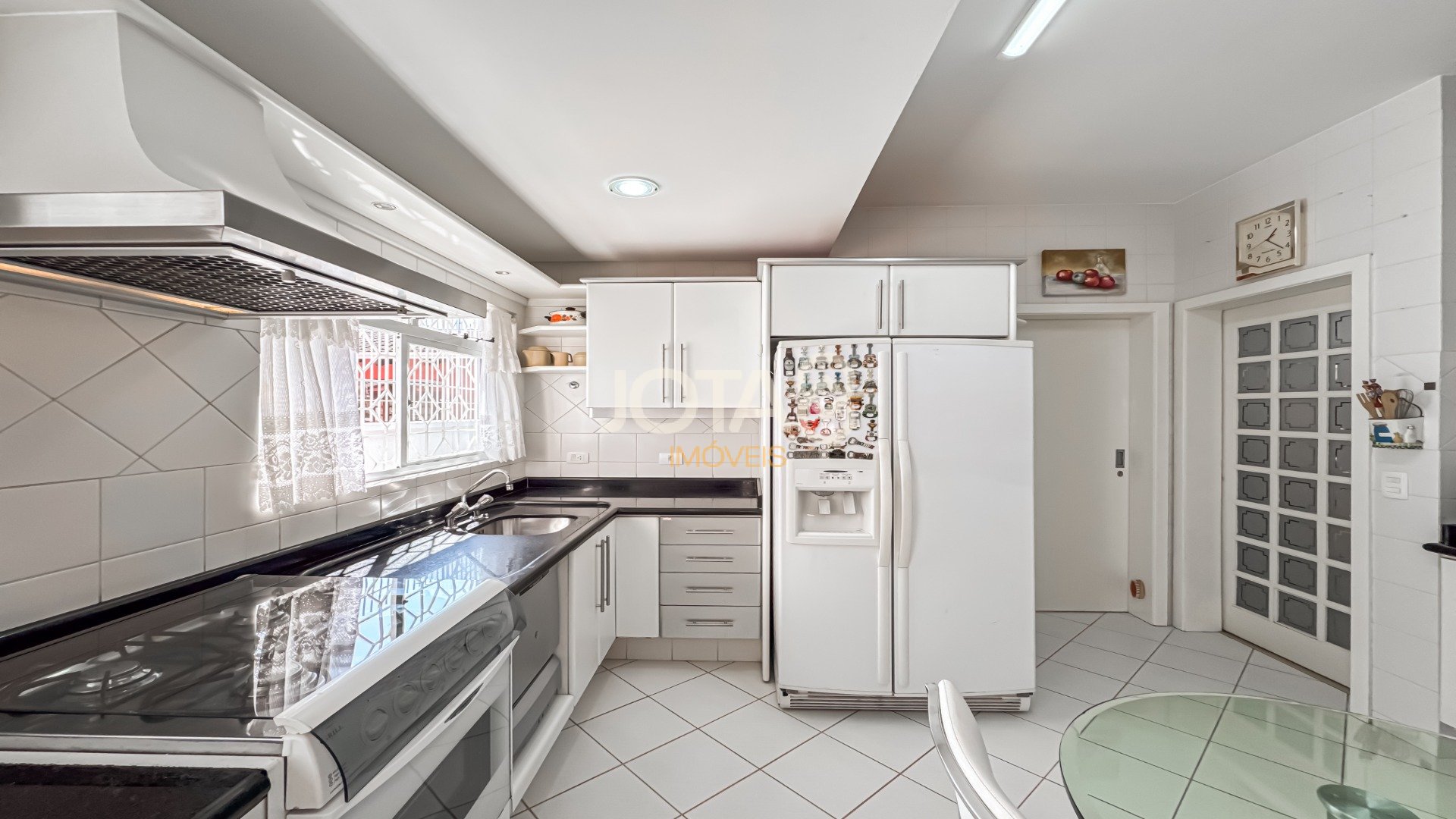 CASA COM 3 SUÍTES EM SANTA FELICIDADE