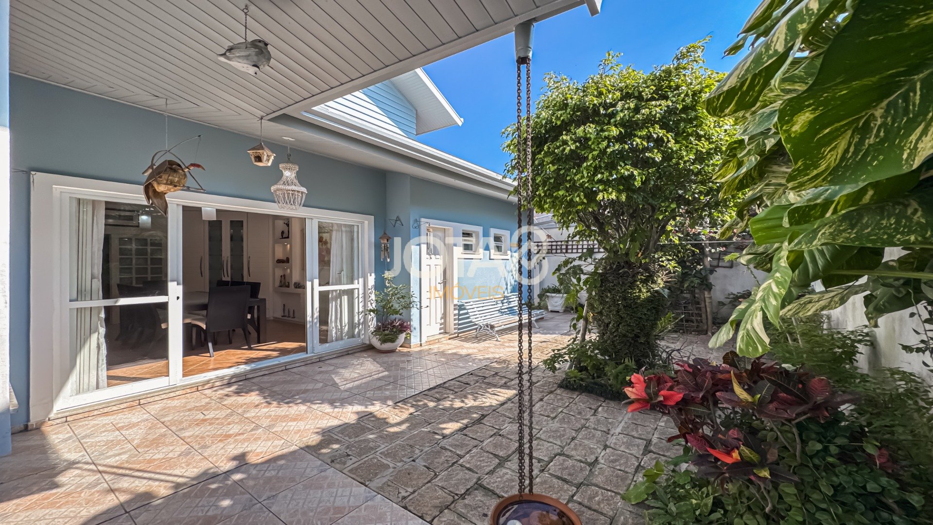 CASA COM 3 SUÍTES EM SANTA FELICIDADE