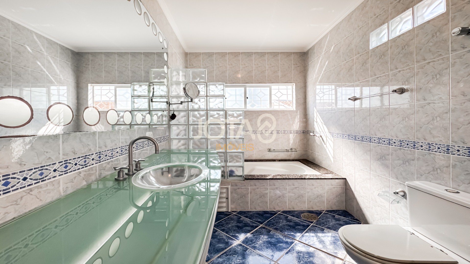 CASA COM 3 SUÍTES EM SANTA FELICIDADE