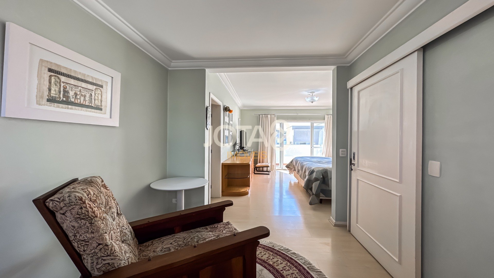 CASA COM 3 SUÍTES EM SANTA FELICIDADE