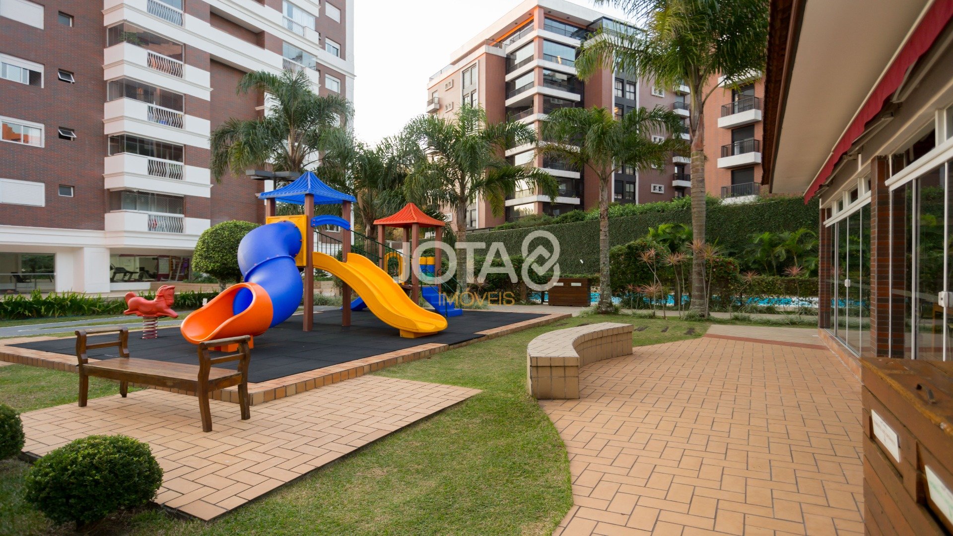 COBERTURA DUPLEX COM PISCINA