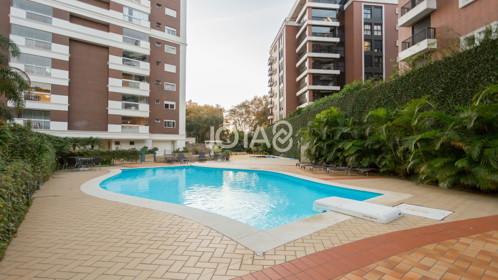 COBERTURA DUPLEX COM PISCINA