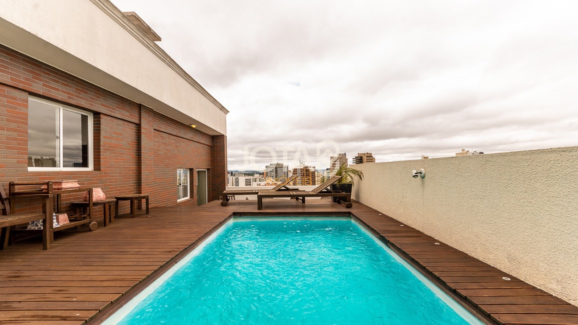 COBERTURA DUPLEX COM PISCINA
