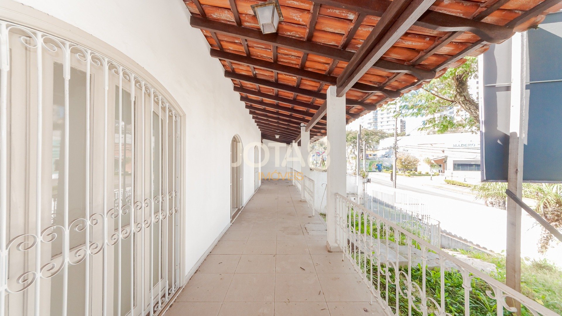 CASA COMERCIAL EM LOCALIZAÇÃO ESTRATÉGICA NO BIGORRILHO