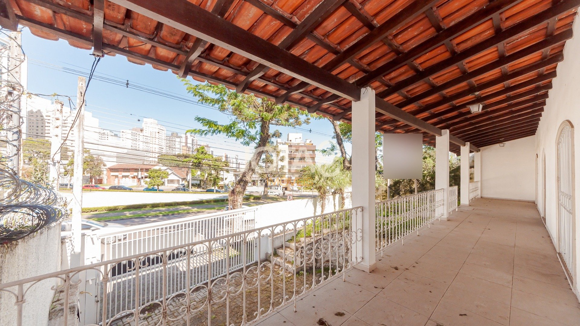 CASA COMERCIAL EM LOCALIZAÇÃO ESTRATÉGICA NO BIGORRILHO