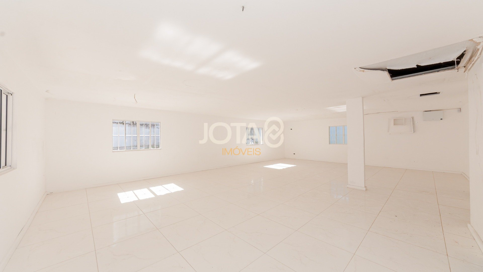 CASA COMERCIAL EM LOCALIZAÇÃO ESTRATÉGICA NO BIGORRILHO