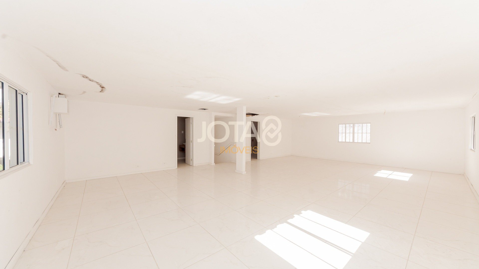 CASA COMERCIAL EM LOCALIZAÇÃO ESTRATÉGICA NO BIGORRILHO