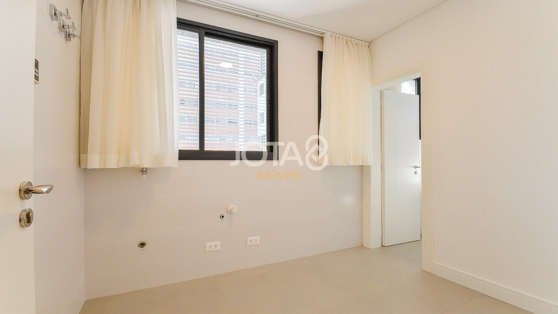 APARTAMENTO, 3 SUÍTES, AMPLA VARANDA NO BIORRILHO