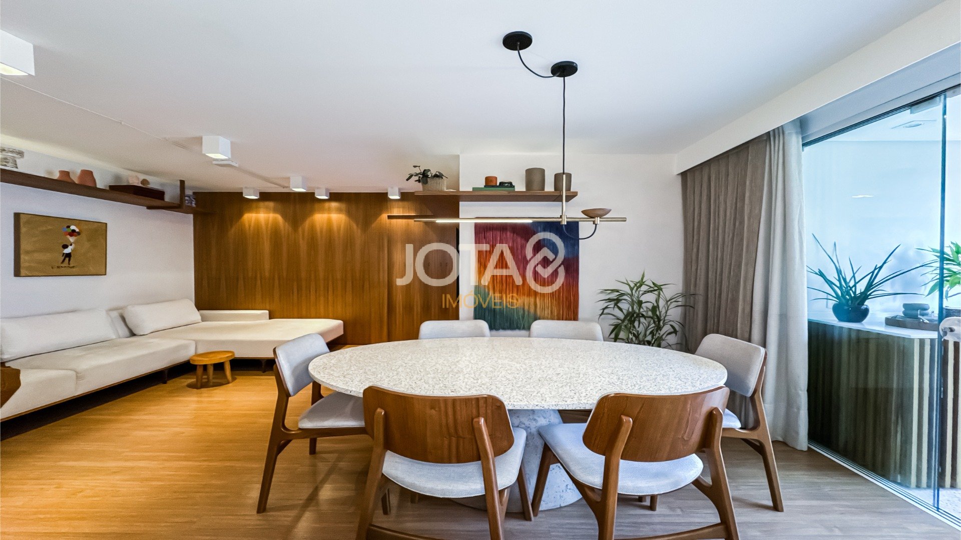 APARTAMENTO COM 3 QUARTOS FINAMENTE REFORMADO!