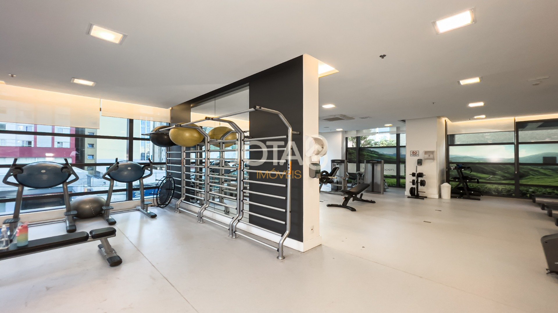 STUDIO MOBILIADO NO THE FIVE