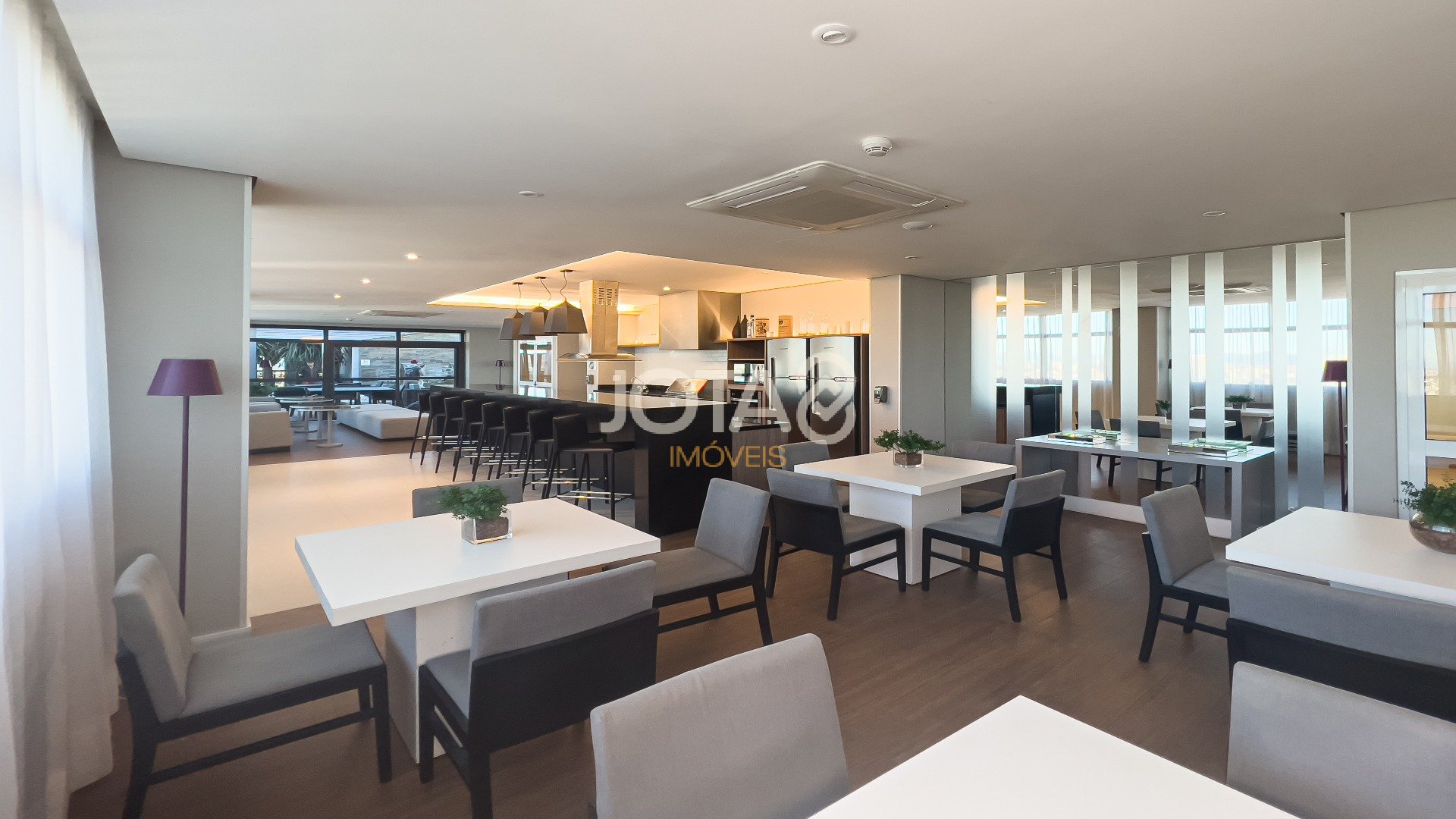STUDIO MOBILIADO NO THE FIVE
