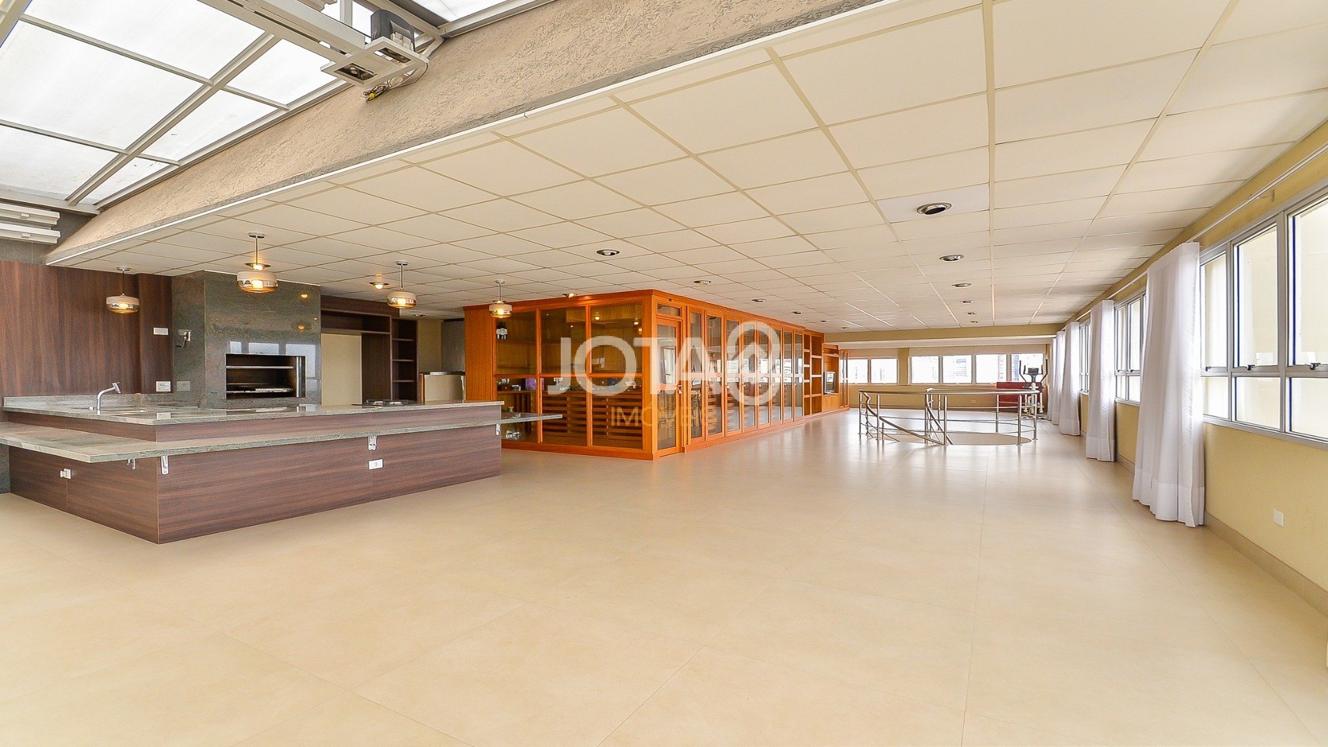 COBERTURA AMPLA 4 QUARTOS VISTA E ILUMINADA NO BATEL