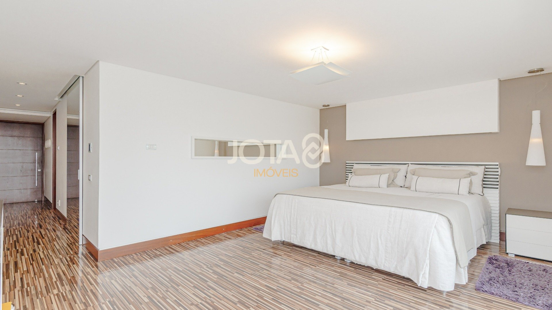 DESLUMBRANTE CASA COM 3 SUÍTES NO ALPHAVILLE GRACIOSA
