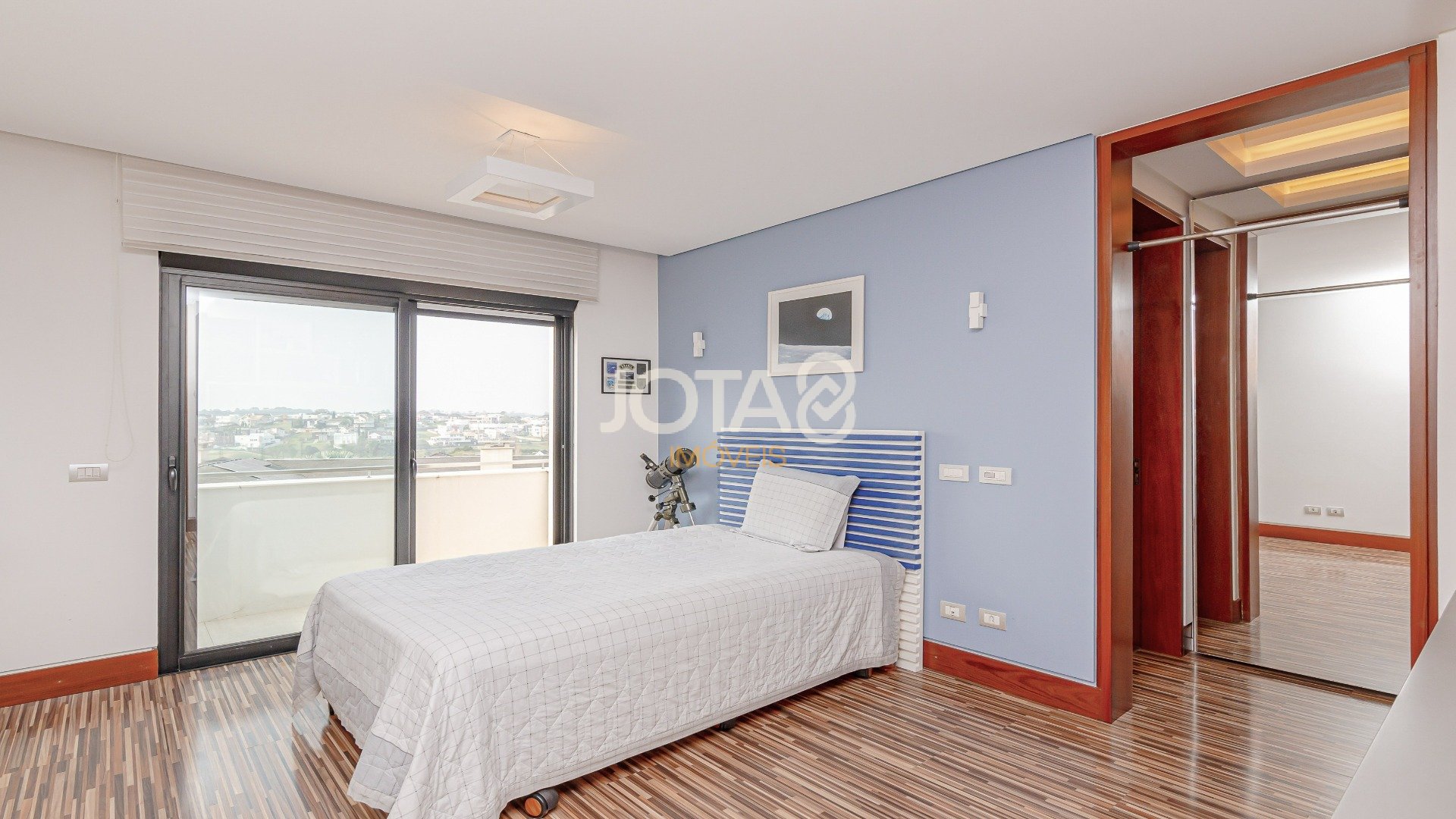DESLUMBRANTE CASA COM 3 SUÍTES NO ALPHAVILLE GRACIOSA