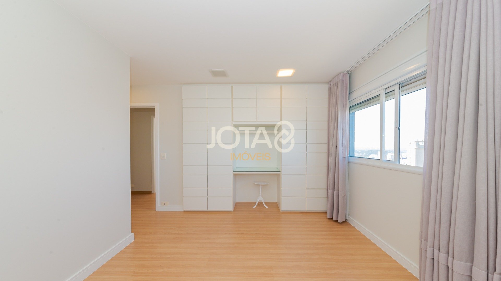 APARTAMENTO MOBILIADO 3 SUÍTES ANDAR NO ECOVILLE!