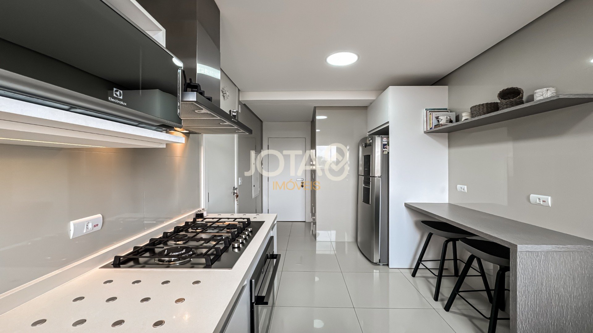 MODERNO APARTAMENTO COM 3 SUÍTES NO ECOVILLE