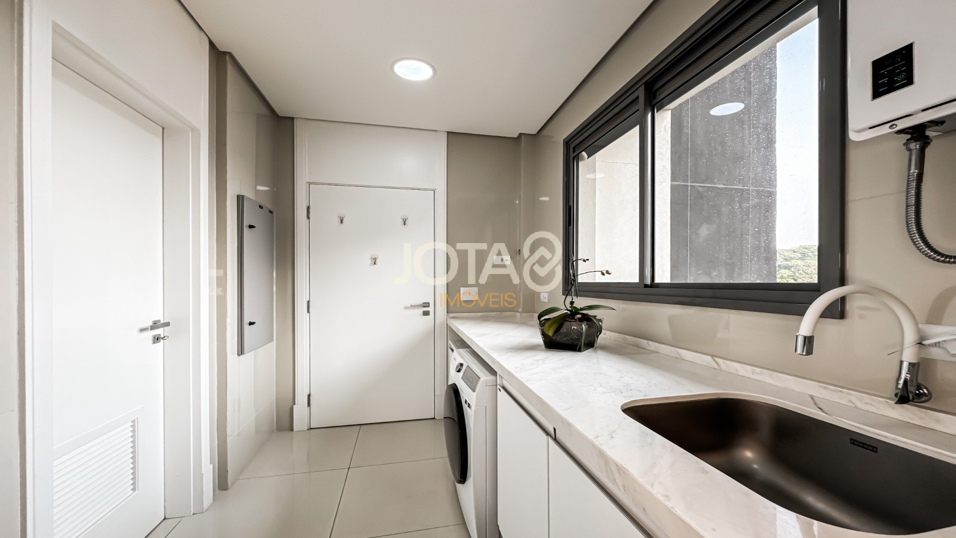 MODERNO APARTAMENTO COM 3 SUÍTES NO ECOVILLE