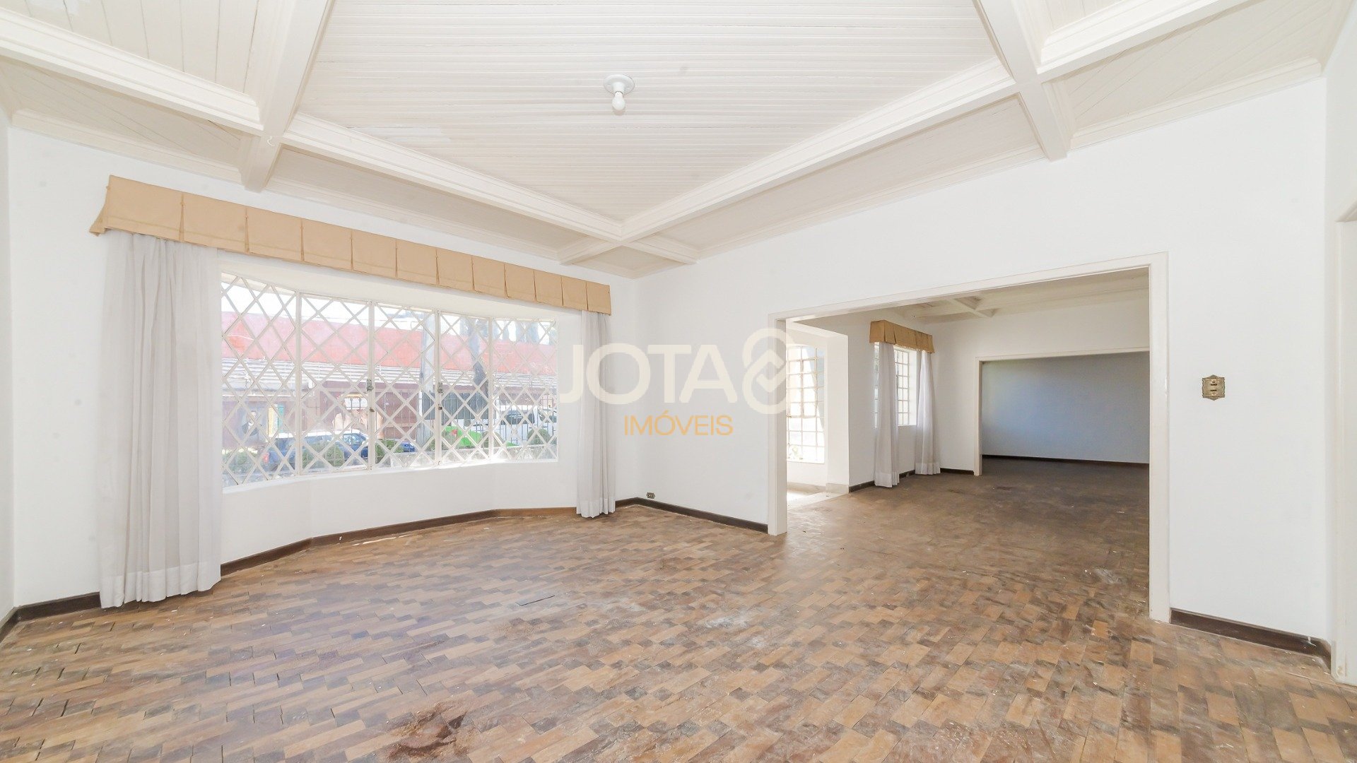 CASA COMERCIAL COM EXCELENTE LOCALIZAÇÃO NO BIGORRILHO