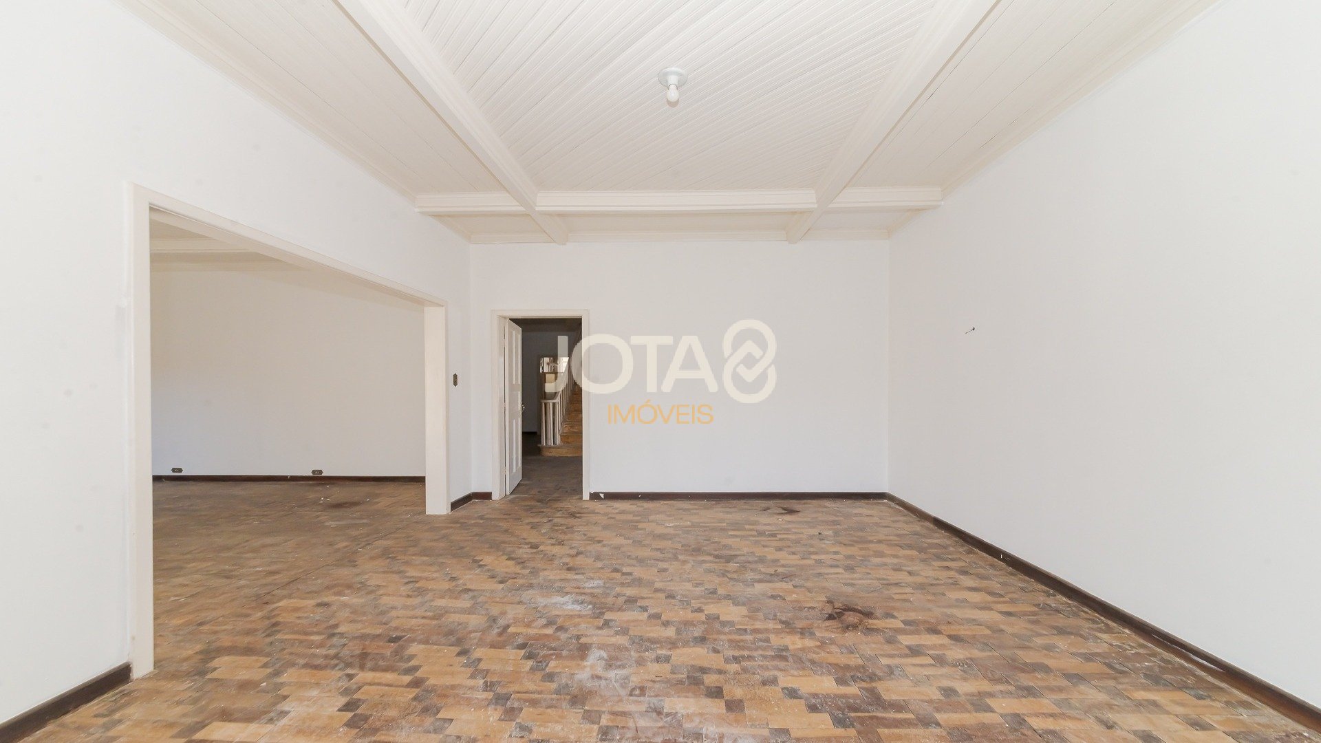 CASA COMERCIAL COM EXCELENTE LOCALIZAÇÃO NO BIGORRILHO