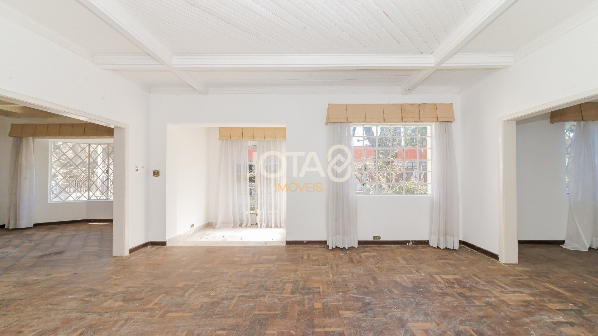CASA COMERCIAL COM EXCELENTE LOCALIZAÇÃO NO BIGORRILHO