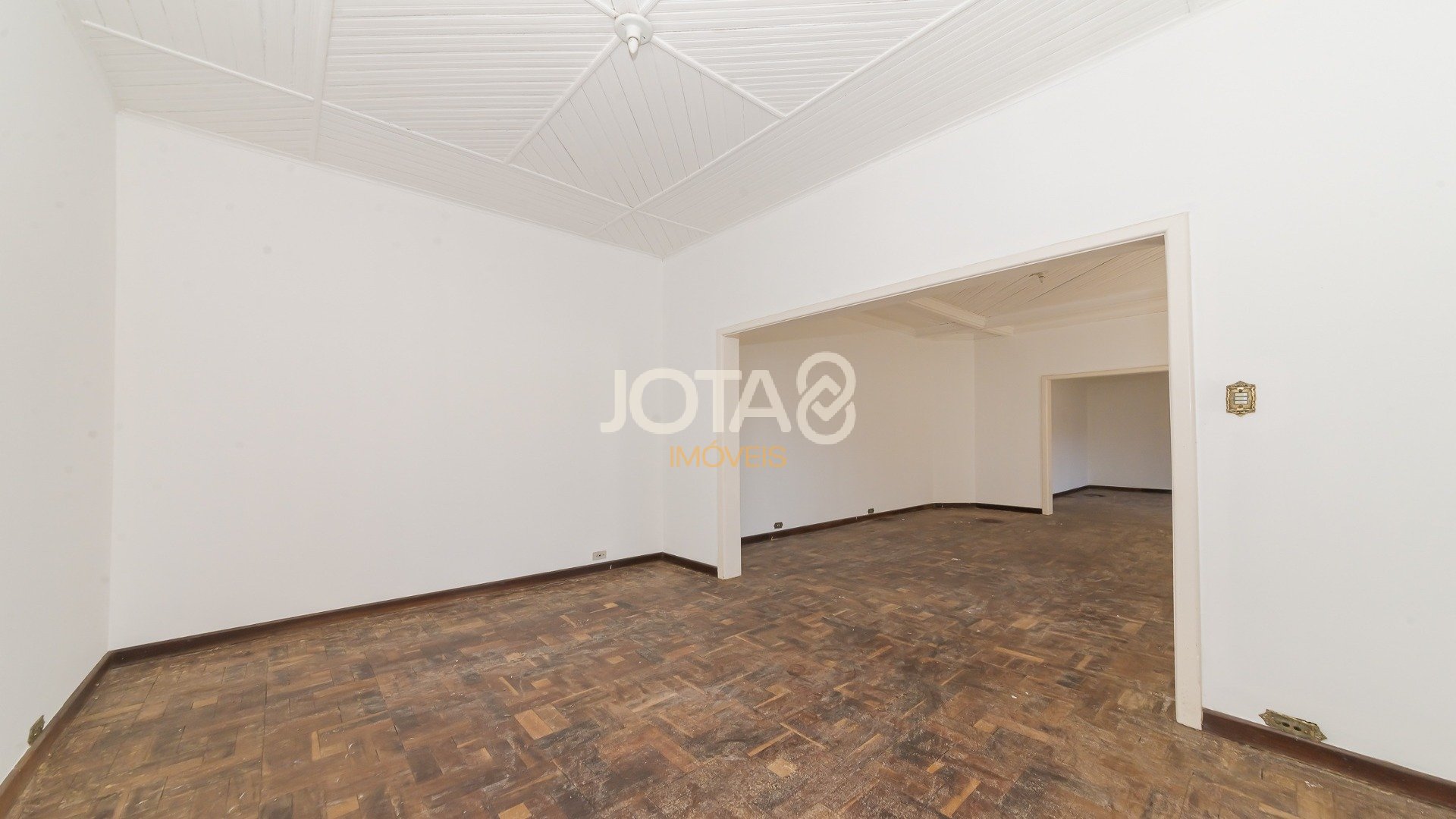 CASA COMERCIAL COM EXCELENTE LOCALIZAÇÃO NO BIGORRILHO