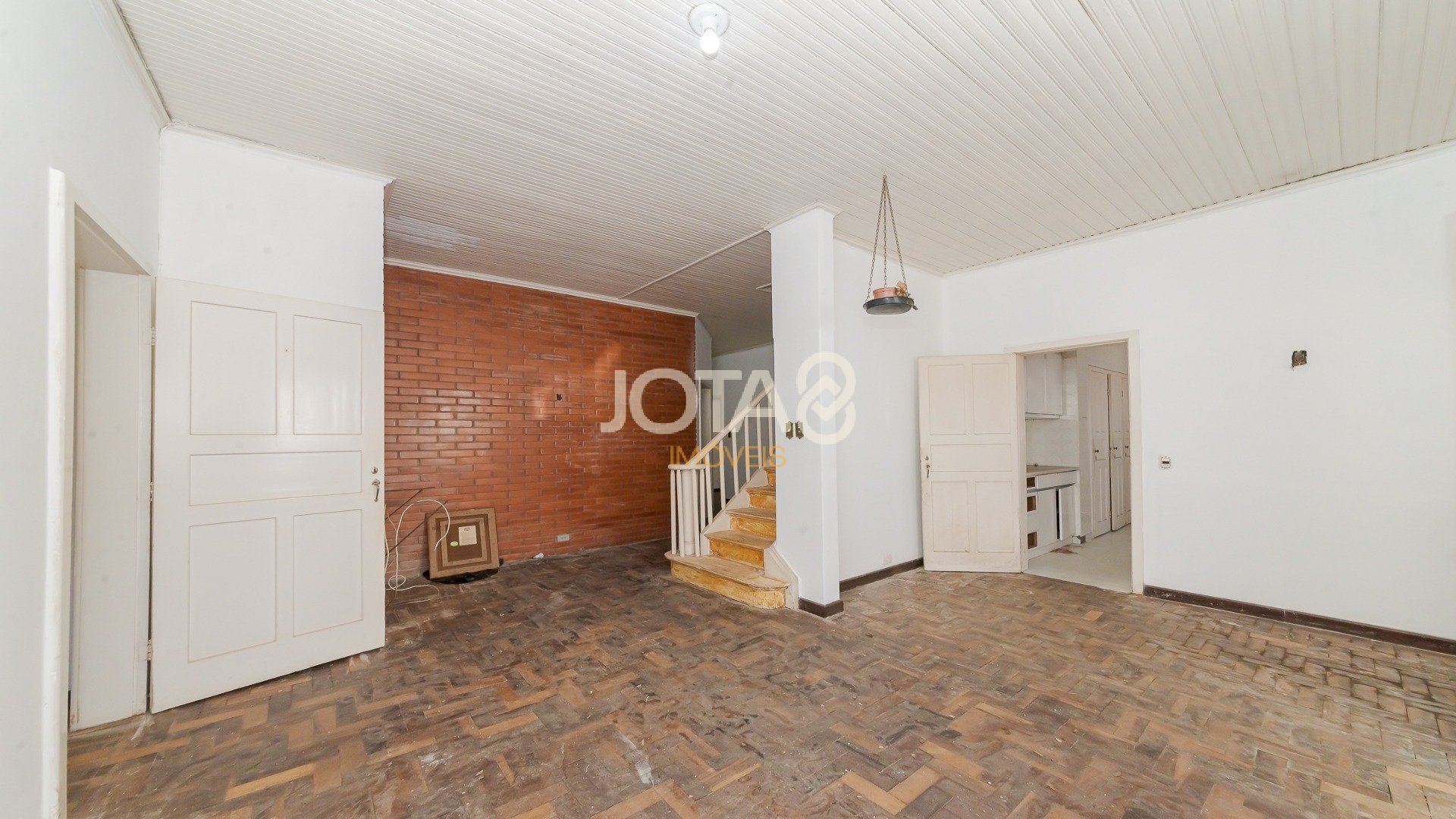 CASA COMERCIAL COM EXCELENTE LOCALIZAÇÃO NO BIGORRILHO