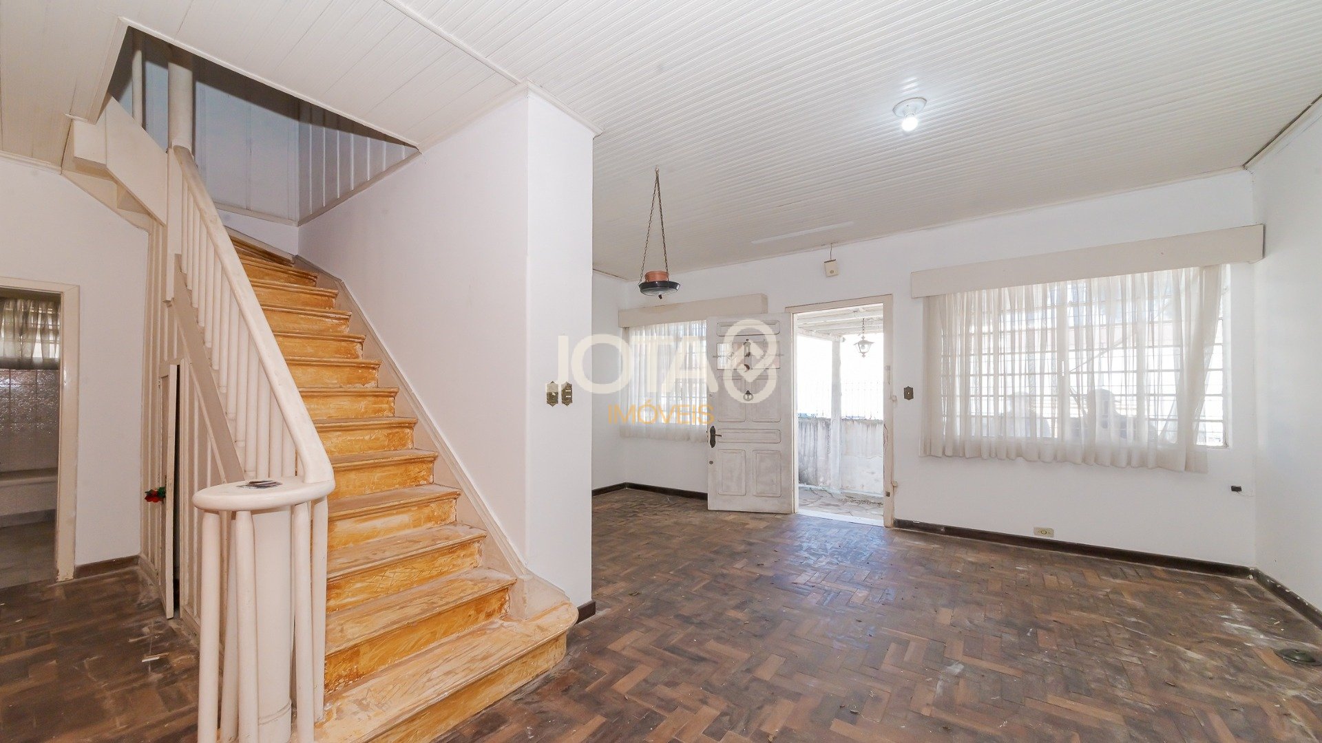 CASA COMERCIAL COM EXCELENTE LOCALIZAÇÃO NO BIGORRILHO