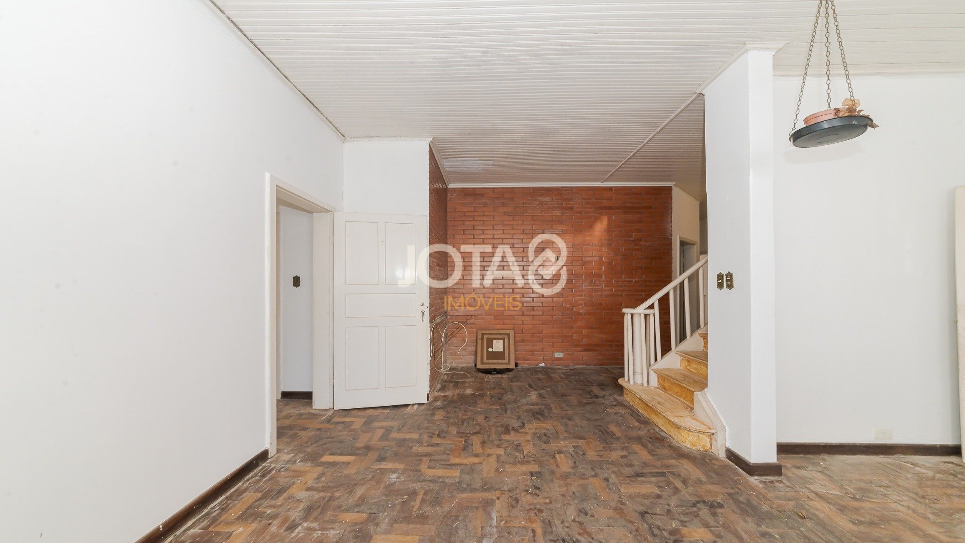 CASA COMERCIAL COM EXCELENTE LOCALIZAÇÃO NO BIGORRILHO