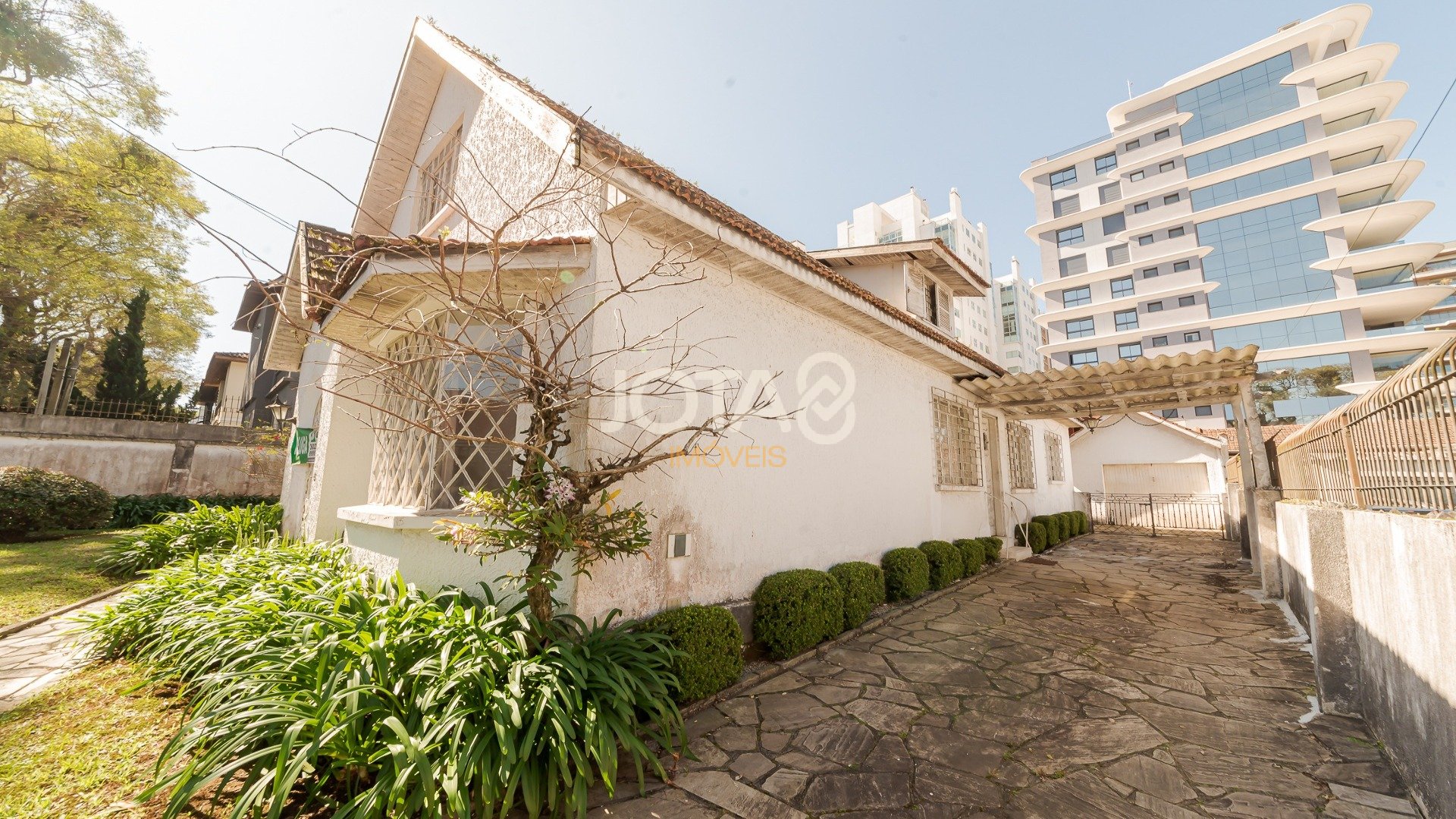 CASA COMERCIAL COM EXCELENTE LOCALIZAÇÃO NO BIGORRILHO