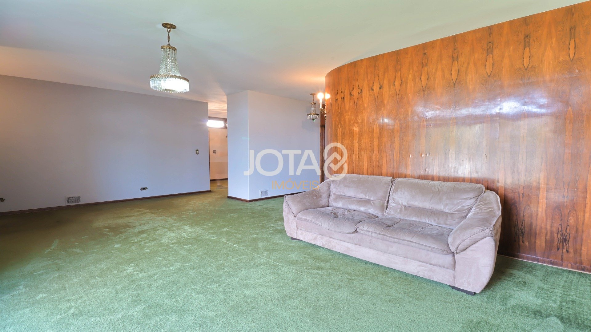CASA COMERCIAL OU RESIDENCIAL EM ÓTIMA LOCALIZAÇÃO